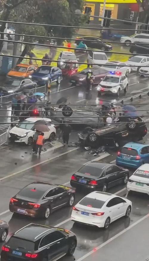 重庆小车爆料事件视频,视频揭露惊人真相  第2张 重庆小车爆料事件视频,视频揭露惊人真相  第2张