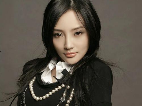 近五年娱乐圈的爆料,揭秘明星背后的秘密与争议  第2张 近五年娱乐圈的爆料,揭秘明星背后的秘密与争议  第2张